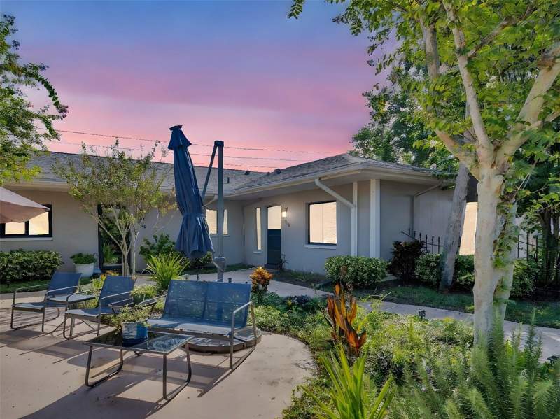 Country Oaks Condo