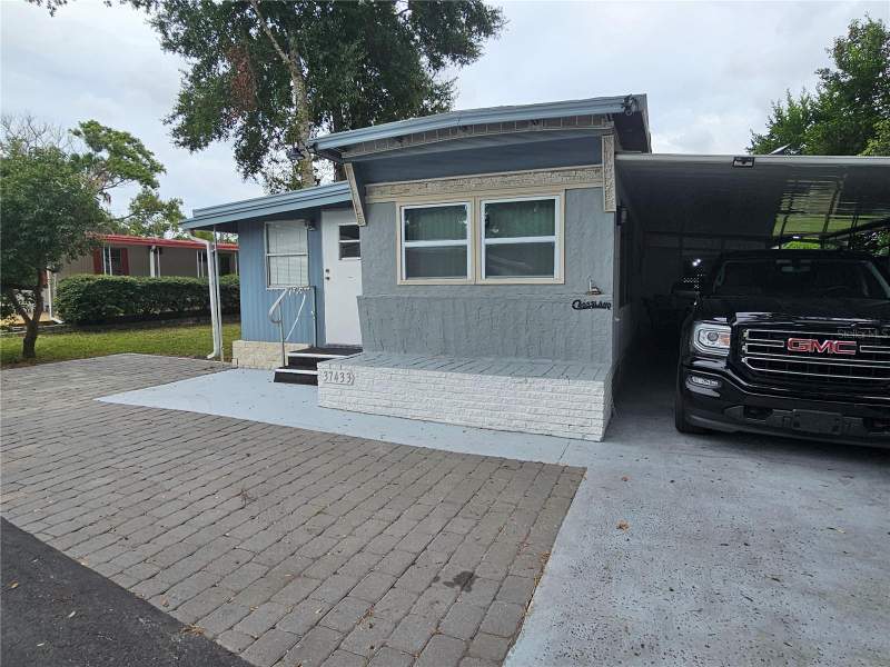 2 bedroom Mobile Home at 37433 Hammond Drive, Zephyrhills Colony, Zephyrhills — photo 2