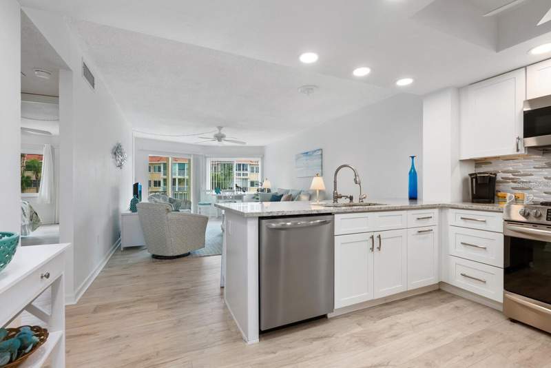 1 bedroom Condominium at 1250 N Portofino Drive #304, Siesta Harbor II, Sarasota — photo 4