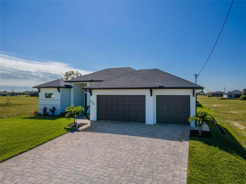 3 bedroom Single Family Residence at 4126 NW 39th Street, Cape Coral, Cape Coral — photo 2