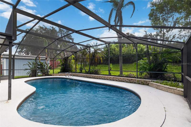 5 bedroom Single Family Residence at 656 Little Wekiva Road, Spring Oaks Unit 3, Altamonte Springs — photo 4