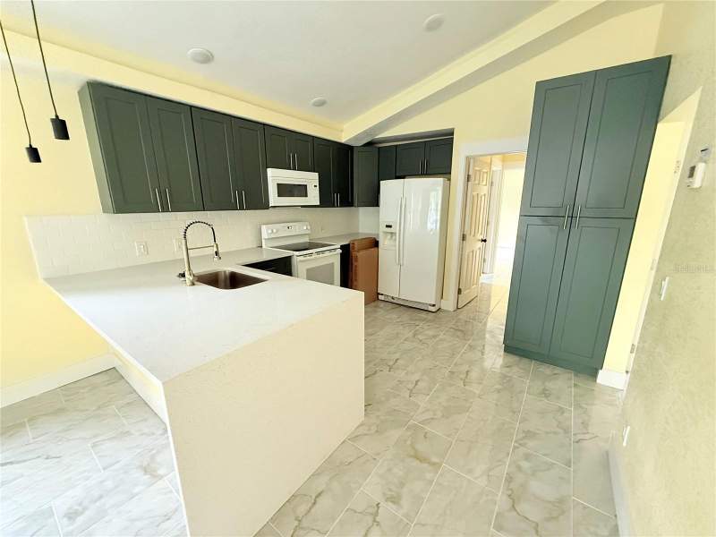 3 bedroom Single Family Residence at 2520 10th Street, Laughners Lakeview Add, St Petersburg — photo 5
