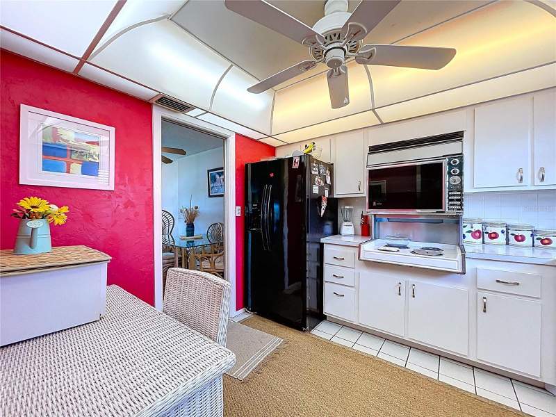 2 bedroom Condominium at 4650 Cove Circle #209, Hamilton House The Condo, St Petersburg — photo 5