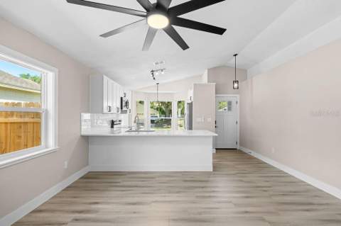 6330 Ruthie Drive, Orlando FL - photo 11 of 35