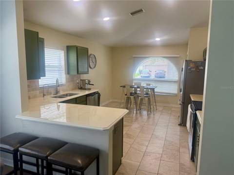 10467 Lucaya Drive, Tampa FL - photo 6 of 20