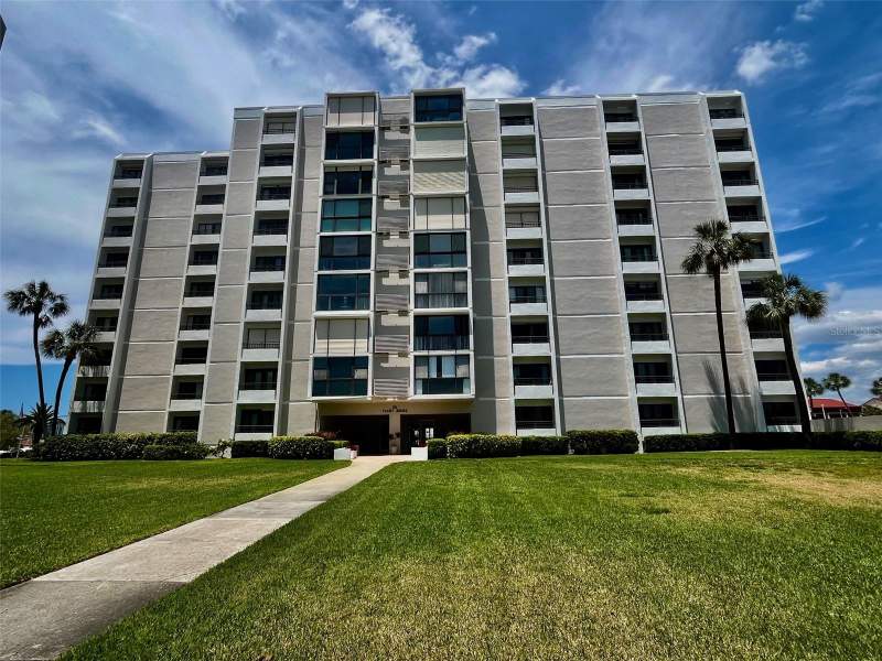 851 BAYWAY BOULEVARD #405 home for sale in Clearwater Point 8 Tennis
