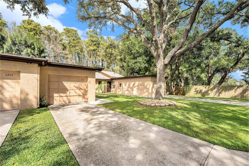 Twelve Oaks VillasCondos for Sale in Tampa, FL