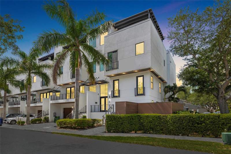 2814 W BARCELONA STREET home for sale in Bayshore Seven Townhomes Homes for Sale: 1 Listing, From $1.6M