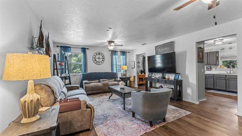 4 bedroom Single Family Residence at 1557 Starling Road, Wahneta Farms, Eagle Lake — photo 5