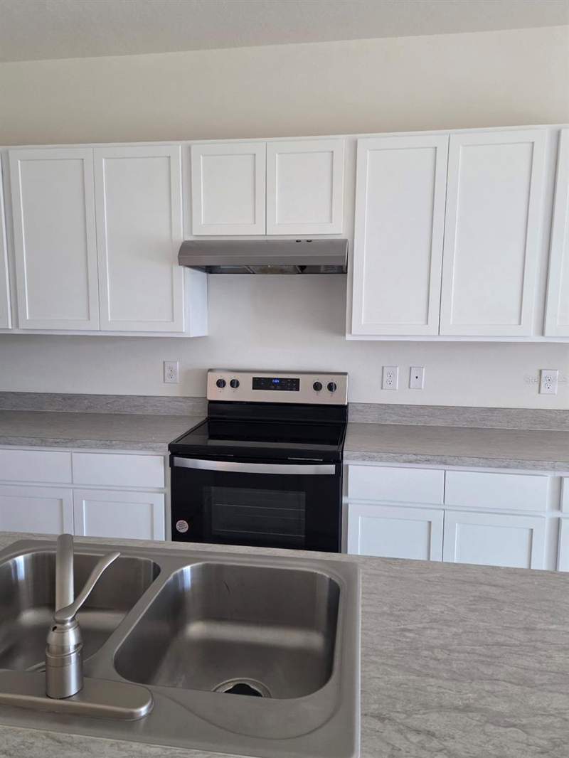 3 bedroom Townhouse at 2294 Tay Wes Drive, Thompson Grove, St Cloud — photo 4