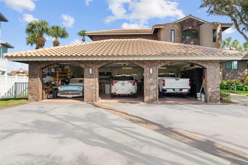 5 bedroom Single Family Residence at 833 Ponce De Leon Drive, Tierra Verde Unit 1 4th Rep, Tierra Verde — photo 5