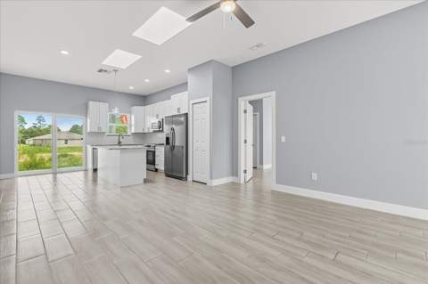 423 Vernon Court, Kissimmee FL - photo 10 of 37