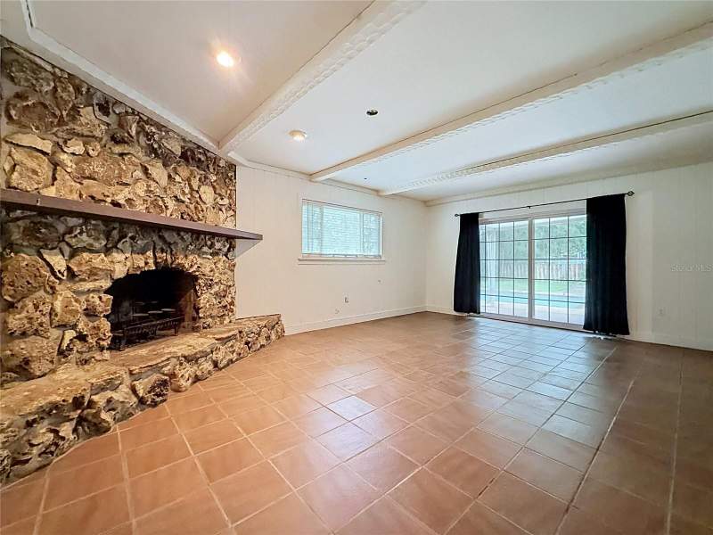 4 bedroom Single Family Residence at 1809 NE 6th Street, Heritage Hills, Ocala — photo 2