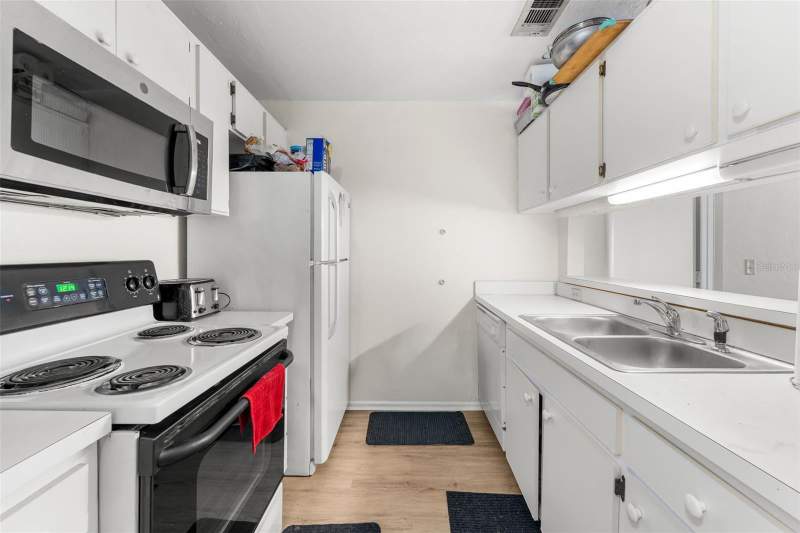 4 bedroom Condominium at 4000 SW 23rd Street #2-303, Countryside University, Gainesville — photo 4