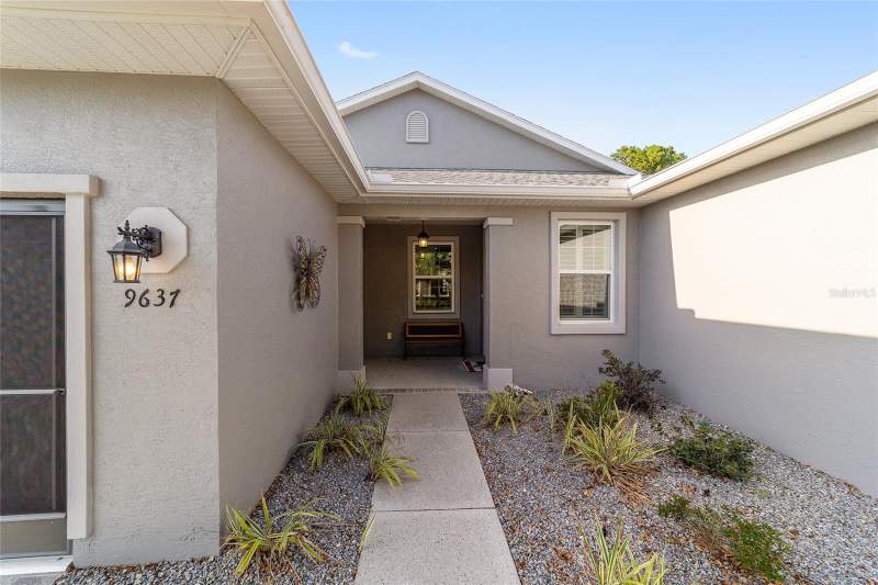 2 bedroom Single Family Residence at 9637 SW 95th Loop, On Top Of The World, Ocala — photo 4
