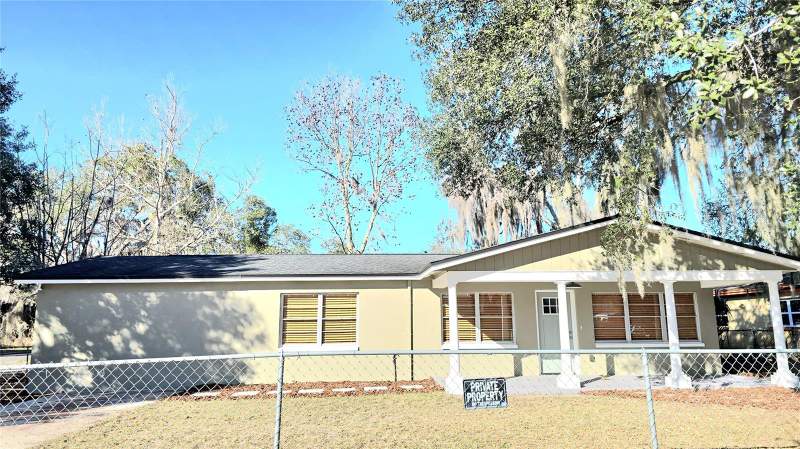 1504 SE 12TH PLACE home for sale in Lincoln Estates