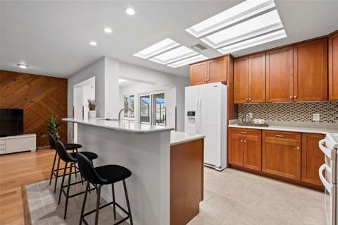 511 Riviera Bay Drive, St Petersburg FL - photo 6 of 6