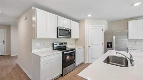 12407 Hopscotch Avenue, Palmetto FL - photo 8 of 42