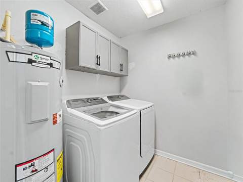4866 Tuscan Loon Drive, Tampa FL - photo 18 of 27