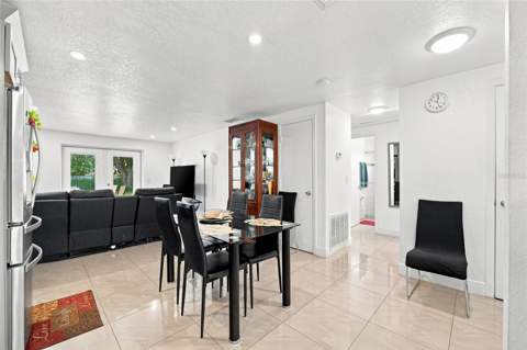 8344 Drycreek Drive, Tampa FL - photo 13 of 38