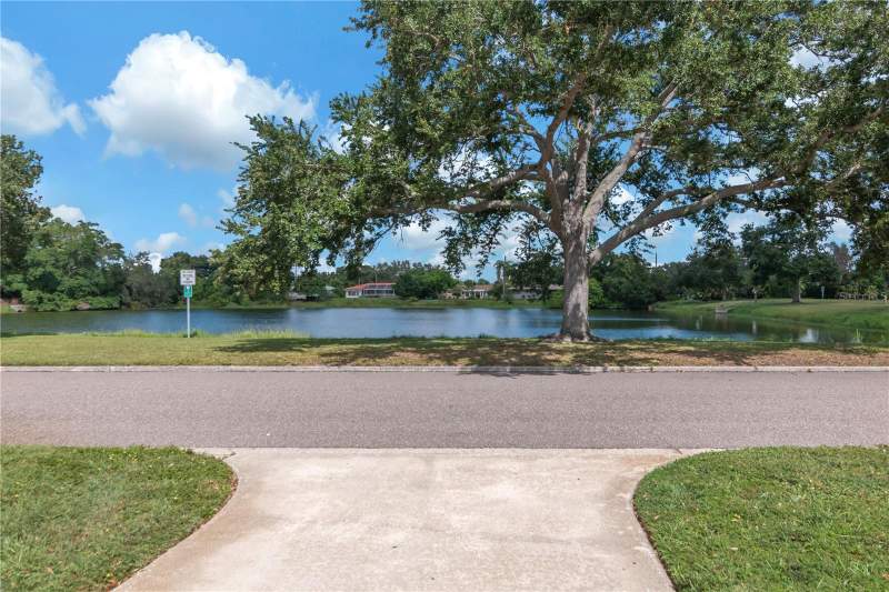 2 bedroom Single Family Residence at 4330 20th Avenue, Harshaw Lake Sec 3, St Petersburg — photo 2
