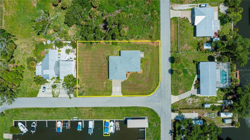 2 bedroom Single Family Residence at 8152 Seashell Street, Pine Cove, Englewood — photo 4