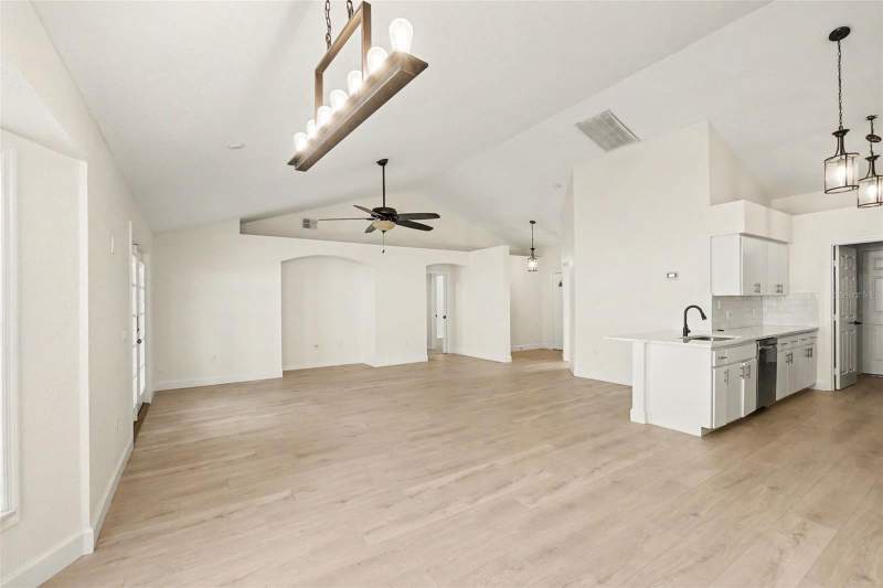 4 bedroom Single Family Residence at 7231 Remington Oaks Drive, Remington Oaks Ph 01, Lakeland — photo 4
