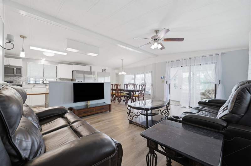 2 bedroom Manufactured Home at 4903 Blanco Drive, Casa Del Sol, Zephyrhills — photo 3