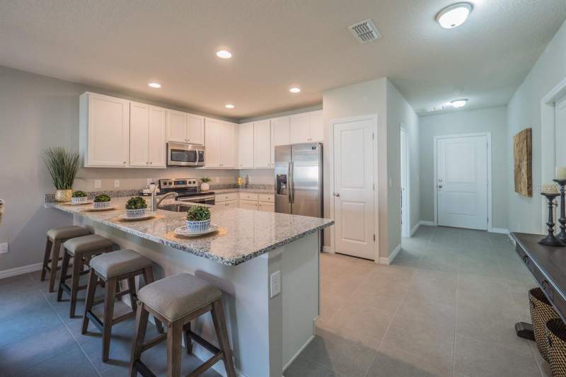 4 bedroom Single Family Residence at 248 Cheshire Court, Poinciana Village 02 Neighborhood 01, Kissimmee — photo 3
