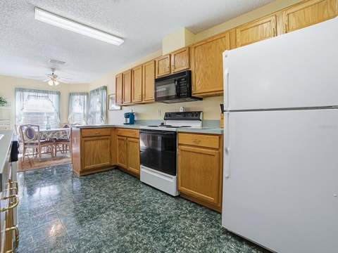 32914 Crooked Oaks Lane, Leesburg FL - photo 13 of 48