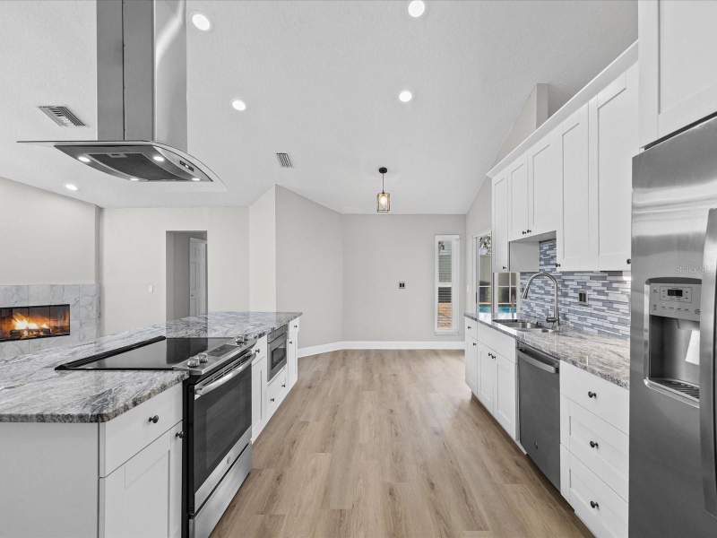 4 bedroom Single Family Residence at 1302 Henry Avenue, Seven Hills, Spring Hill — photo 3