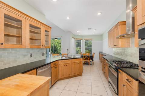 12709 Westwood Lakes Boulevard, Tampa FL - photo 18 of 76