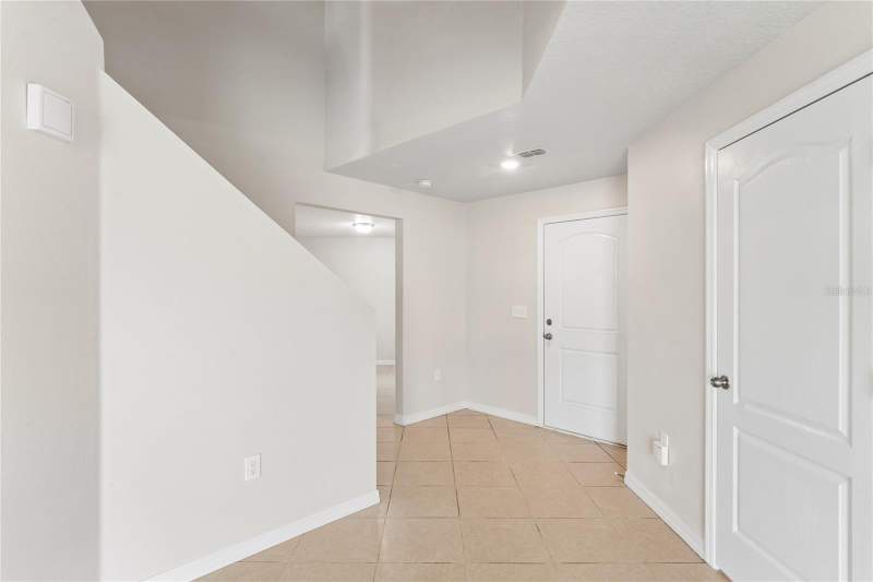 5 bedroom Single Family Residence at 2427 Caspian Drive, Villages/Bridgewater Village 3, Lakeland — photo 3