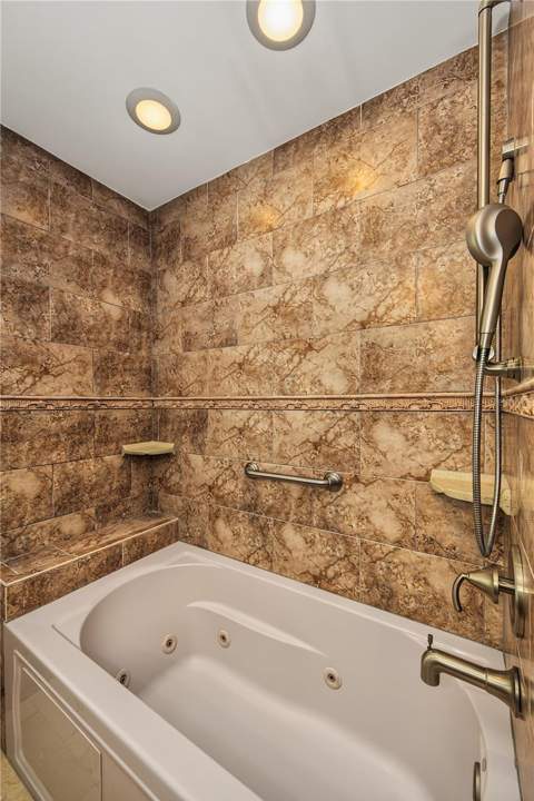 2233 Pinnacle Circle, Palm Harbor FL - photo 18 of 49