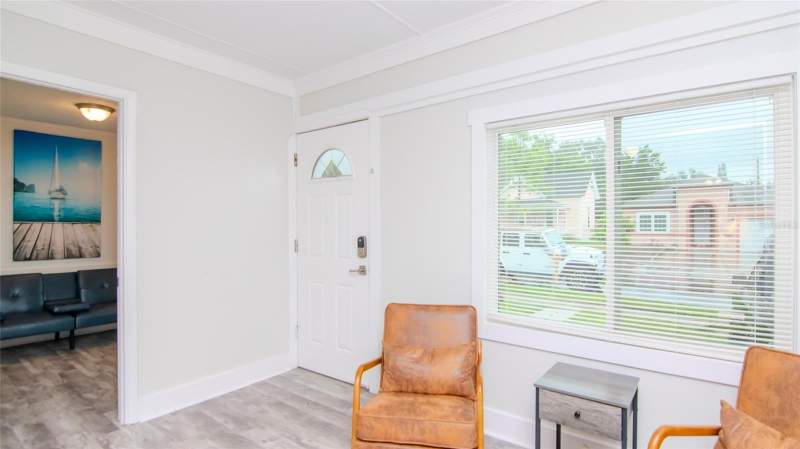 4 bedroom Single Family Residence at 1466 Laura Street, Highland Groves, Clearwater — photo 2