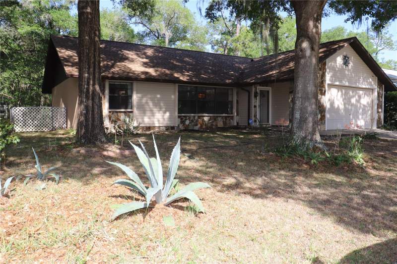 3 bedroom Single Family Residence at 1112 NE 130 Terrace, Trails East, Silver Springs — photo 2