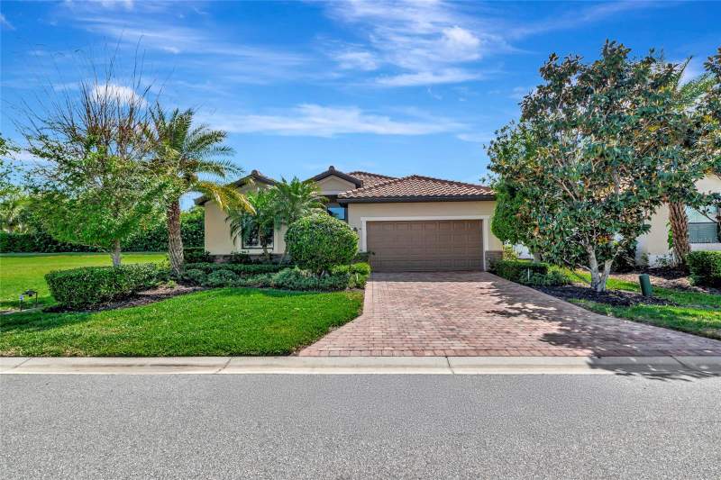 157 WANDERING WETLANDS CIRCLE home for sale in River Strand