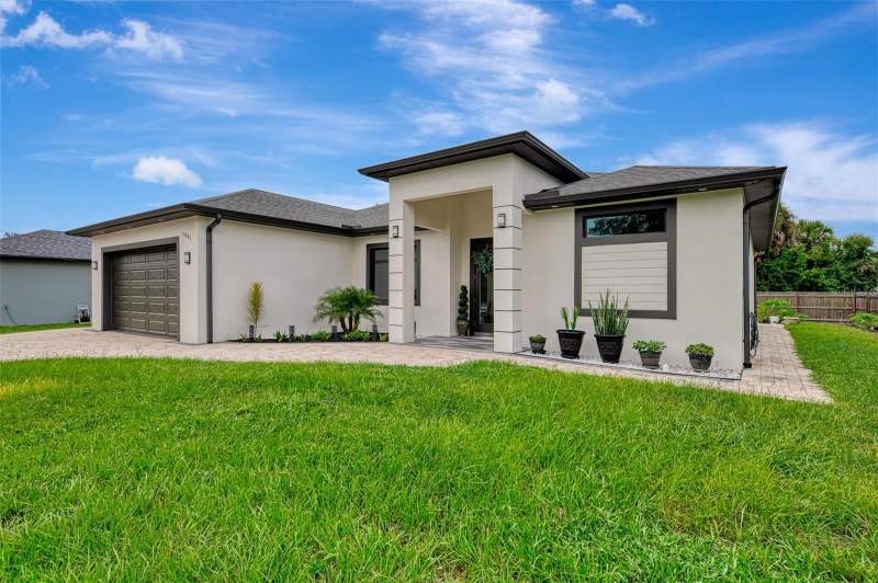 3 bedroom Single Family Residence at 11955 Carnival Avenue, Port Charlotte Sec 065, Port Charlotte — photo 2