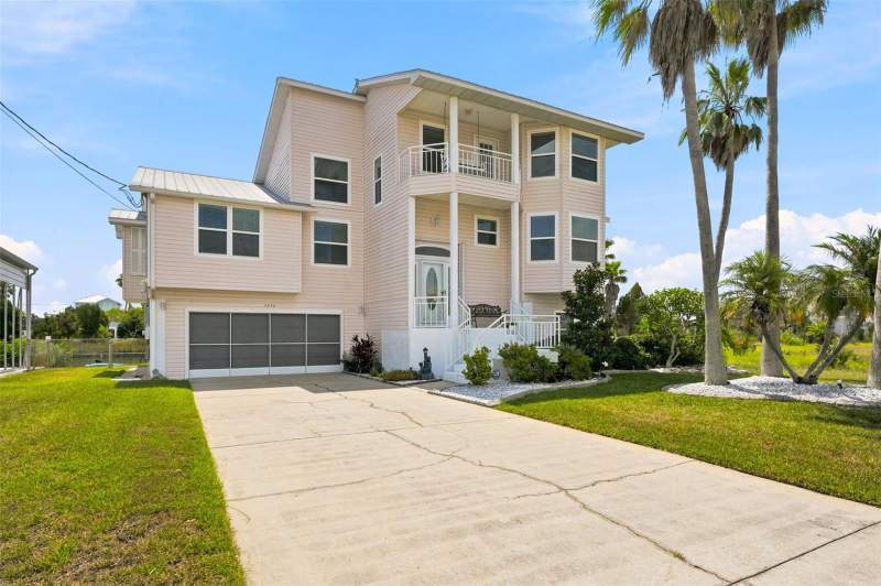 3342 TURKS CAP DRIVE home for sale in Hernando Beach