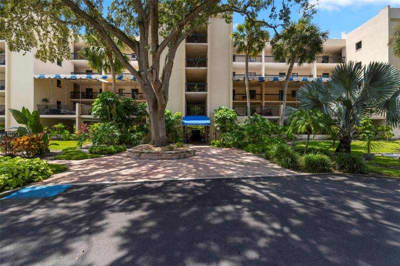 Tarpon Point Condo