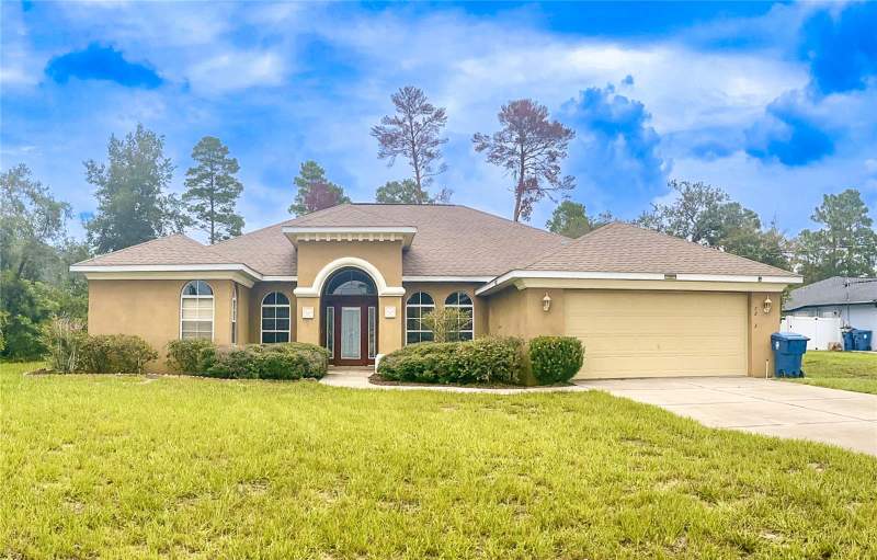 3 bedroom Single Family Residence at 7243 Bahama Swallow Avenue, Royal Highlands, Weeki Wachee — photo 1