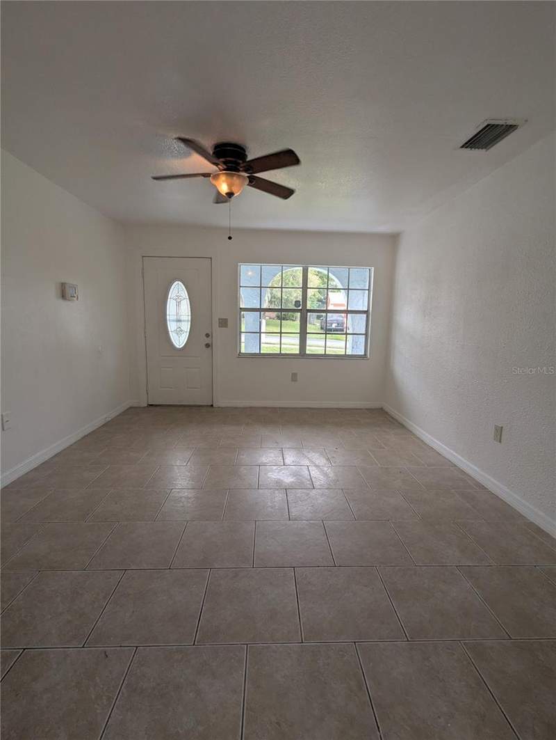 4 bedroom Single Family Residence at 1216 Robert King High Drive, Golden Northgate, Lakeland — photo 3