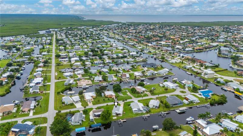 2 bedroom Manufactured Home at 720 Dania Court, Charlotte Park Sec 03, Punta Gorda — photo 2