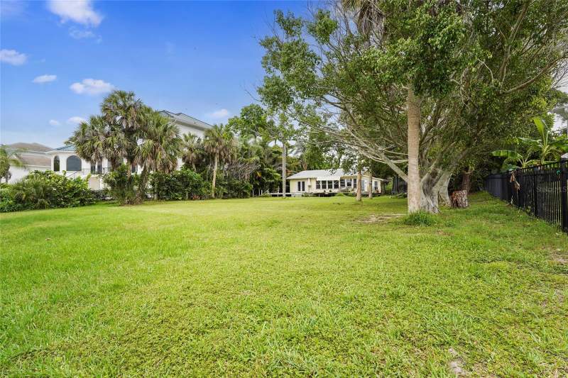 3 bedroom Single Family Residence at 7538 Westmoreland Drive, Whitfield Estates Unit 1, Sarasota — photo 4