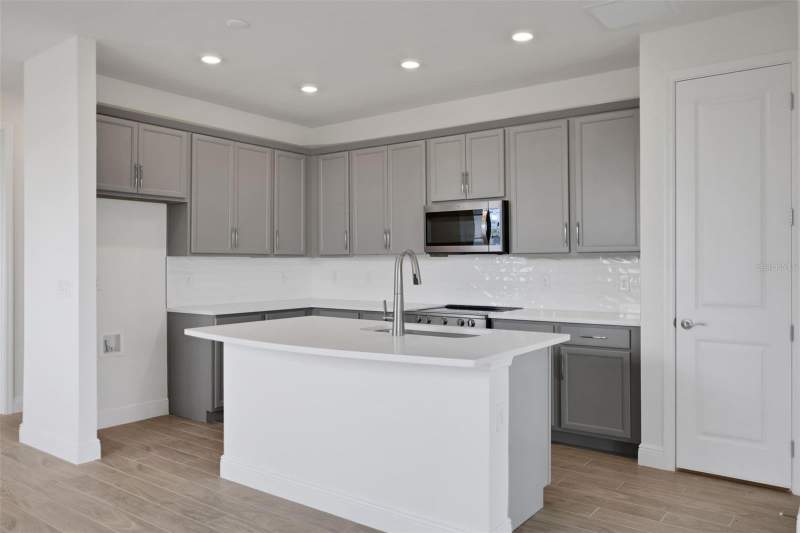 3 bedroom Townhouse at 7546 Sea Oak Court, Seaire, Parrish — photo 4