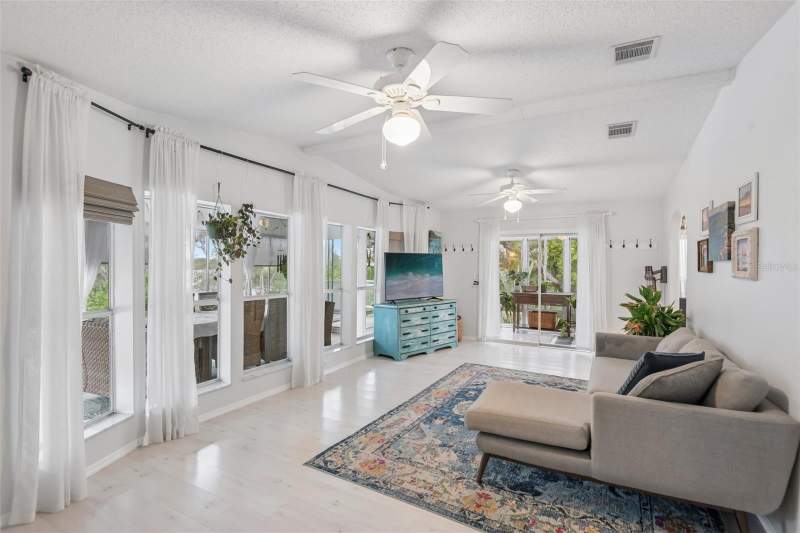 3 bedroom Manufactured Home at 507 River View Lane, River Village, Tarpon Springs — photo 5