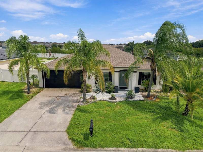 4 bedroom Single Family Residence at 376 Lake Eloise Pointe Drive, Lake Eloise Pointe, Winter Haven — photo 3