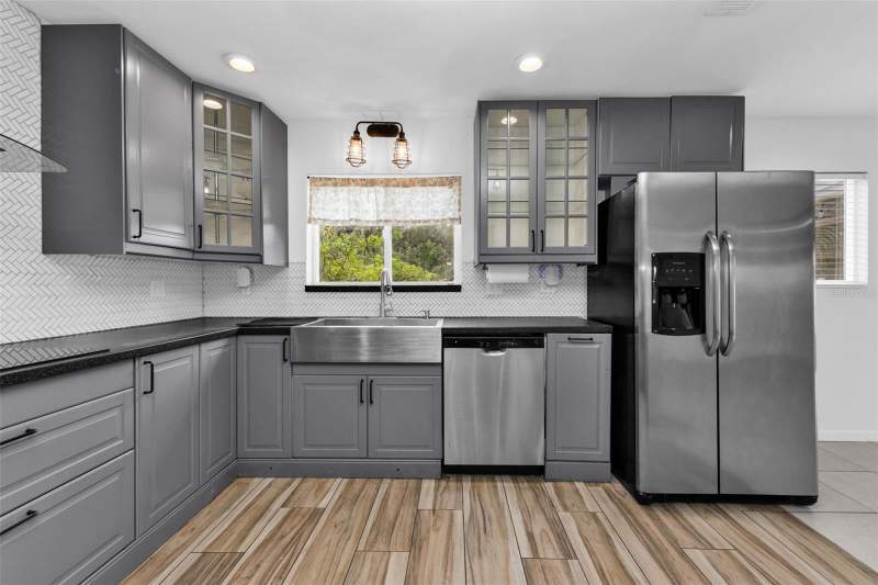 3 bedroom Single Family Residence at 975 Baer Avenue, Port Charlotte Sec 008, Port Charlotte — photo 4