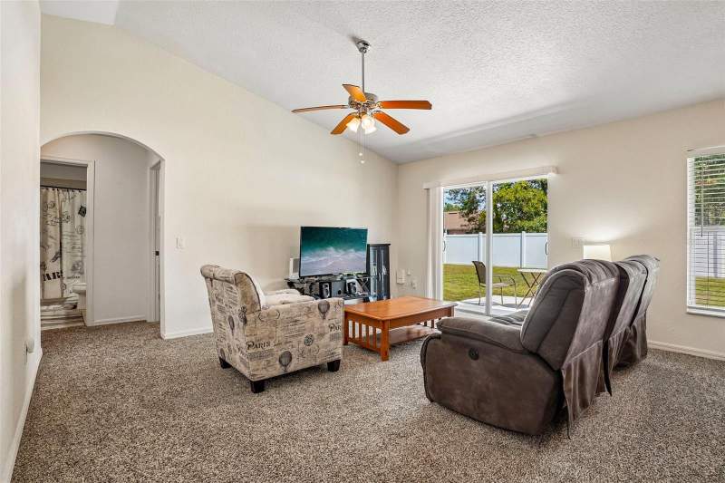 4 bedroom Single Family Residence at 15266 SW 44th Terrace, Marion Oaks Un 01, Ocala — photo 4