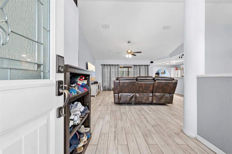4 bedroom Single Family Residence at 13925 Echo Mountain Drive, Autumn Oaks, Hudson — photo 5